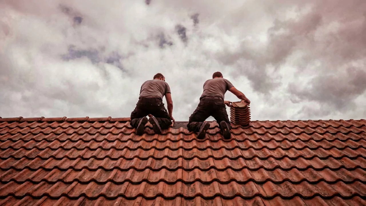 Dachdecker – Absicherung im Bild