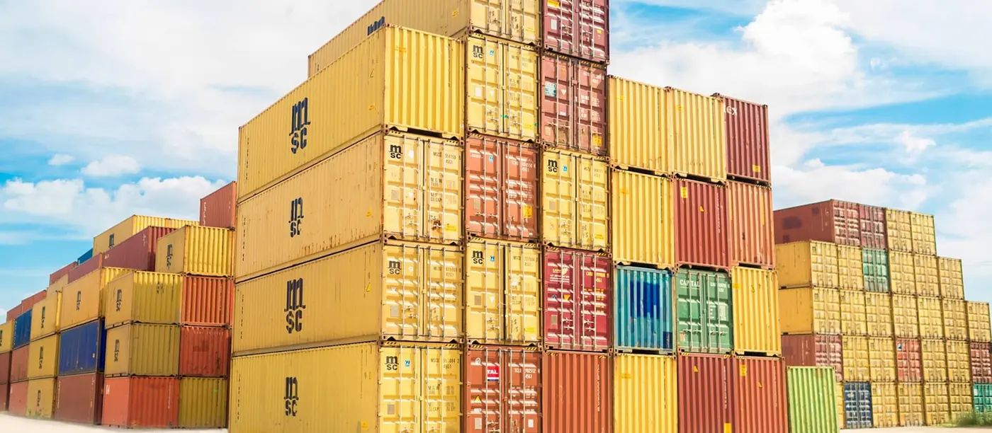Gestapelte Frachtcontainer